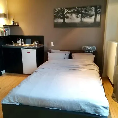 Apartmán Studio In With Wonderful City View Enclosed Garden And Wifi